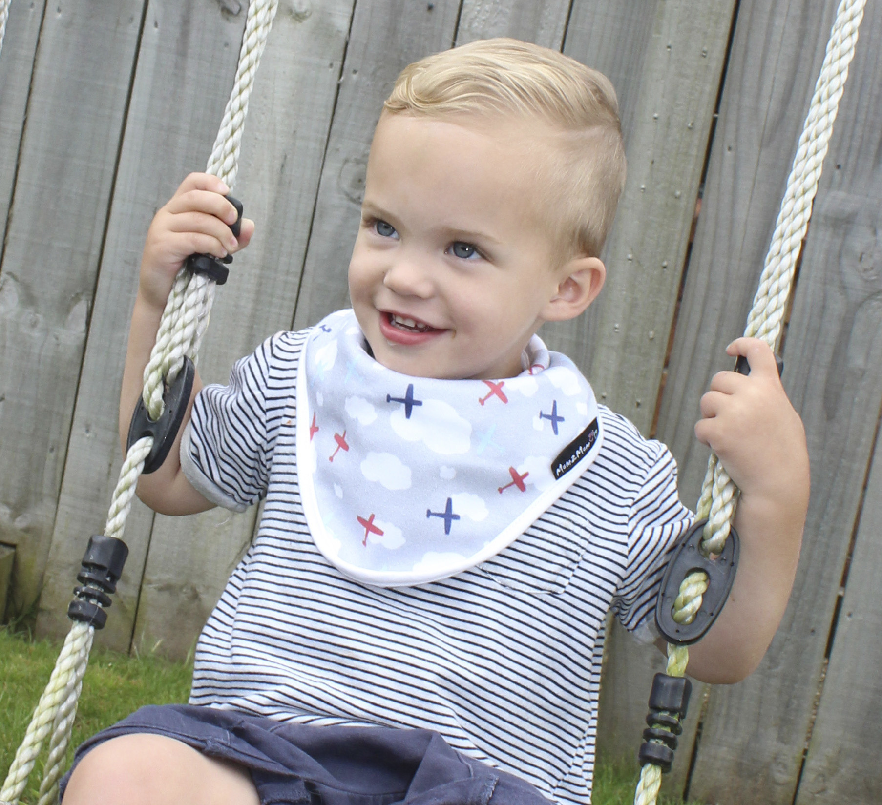 A unique waterproof bib made of a very fine fabric.