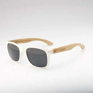 Bambussonnenbrille mit weißem Rahmen