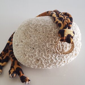 Classic Print Linten Jaguar met Gouden Ringen