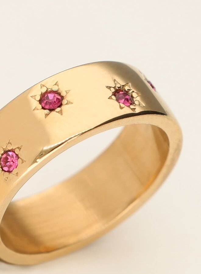 Mystic ring met sterretjes en roze steentjes