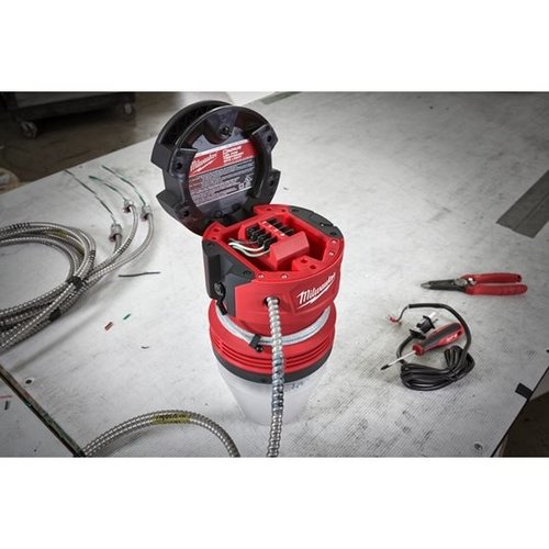 Milwaukee Milwaukee HOBL 7000 High output bay light