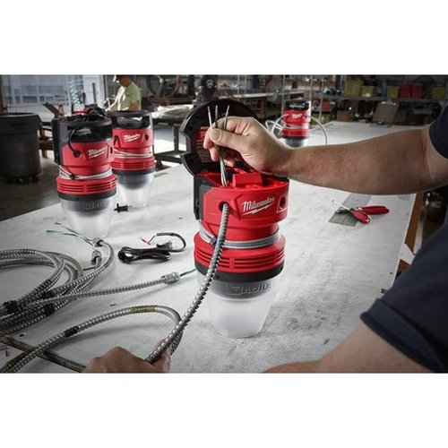 Milwaukee Milwaukee HOBL 7000 High output bay light