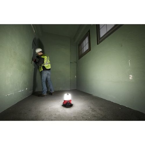 Milwaukee M18â„¢ Tradesman area lamp Milwaukee Milwaukee M18â„¢ Tradesman area lamp