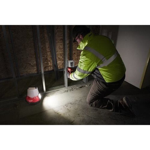 Milwaukee M18â„¢ Tradesman area lamp Milwaukee Milwaukee M18â„¢ Tradesman area lamp