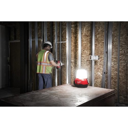 Milwaukee M18â„¢ Tradesman area lamp Milwaukee Milwaukee M18â„¢ Tradesman area lamp