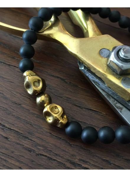 Onyx - matt - schwarz - 6 mm  - Skulls - goldfarben