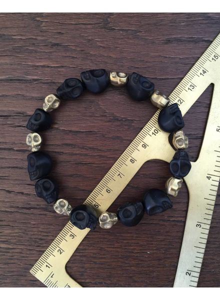 Schwarze Totenköpfe | 10x12 mm | goldfarbene Vintage Skulls