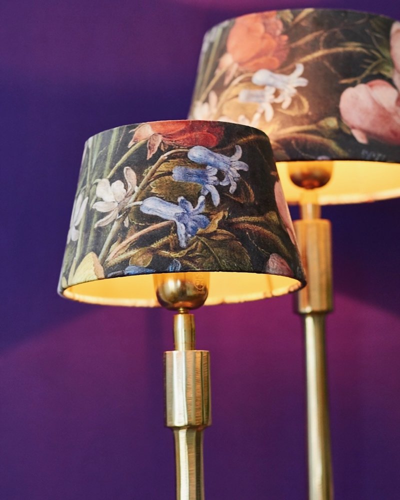 Tischlampe - groß - mit floralem Lampenschirm