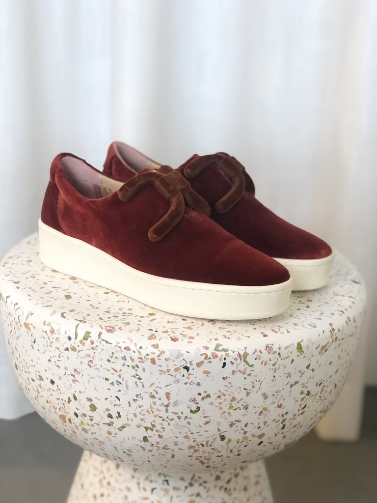 An hour and a shower Knot velvet sneaker - Rust