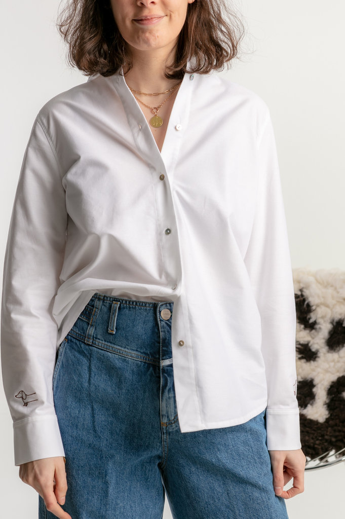 Atelier Bossier White blouse slim fit - Teckel embroidery