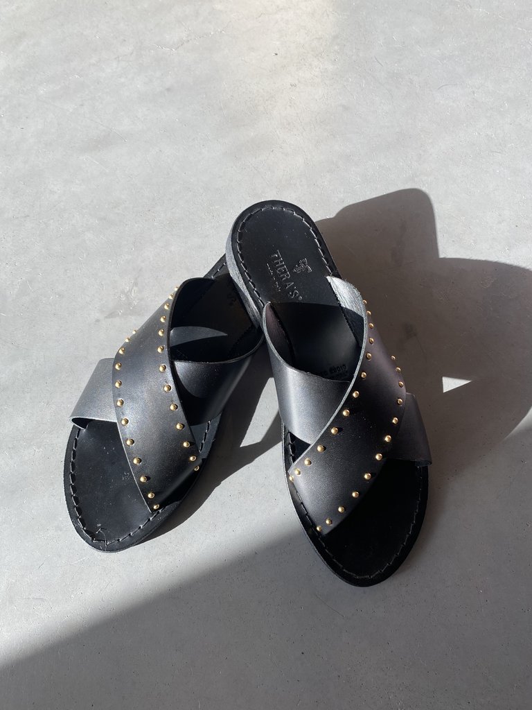 Thera's Black sandal with studs