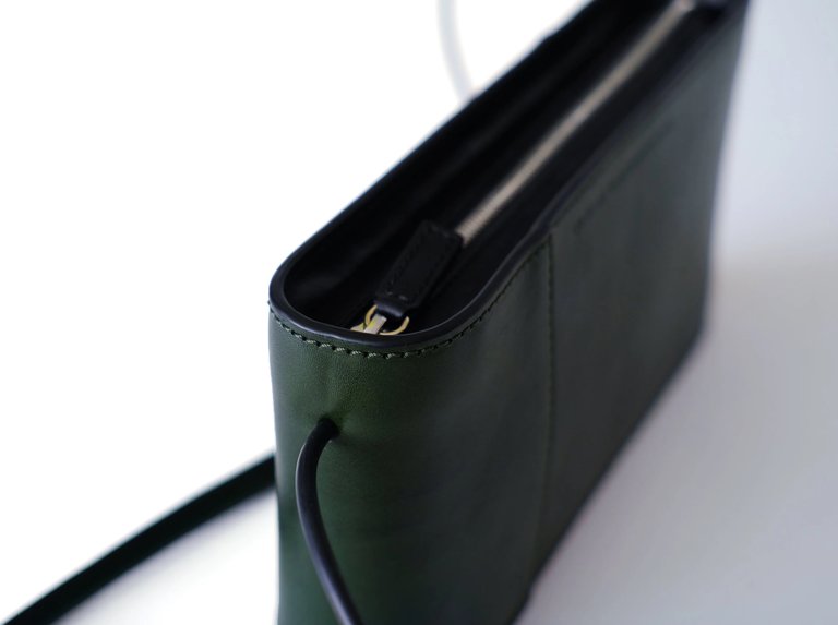 Evelien Vanhooydonck Philo (rubber strap) bag - Green