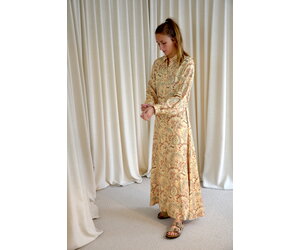 attic and barn silk dress Attic And Barn Brown Silk Floral Mid-Length Dress Size S International