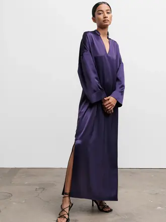 Ahlvar Gallery Nina V-Neck Dress - Plum