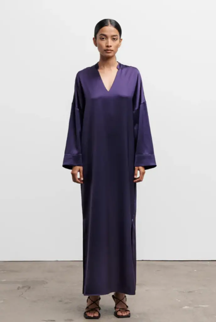 Ahlvar Gallery Nina V-Neck Dress - Plum