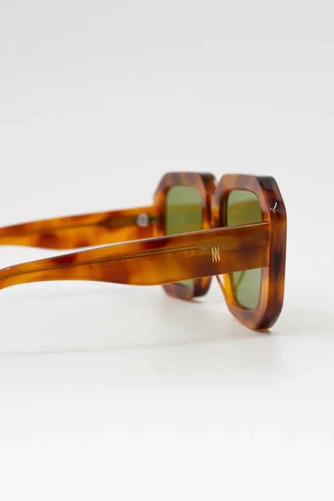 Nathalie Vleeschouwer Onassis Sunglasses - Light Tortoise/Olive