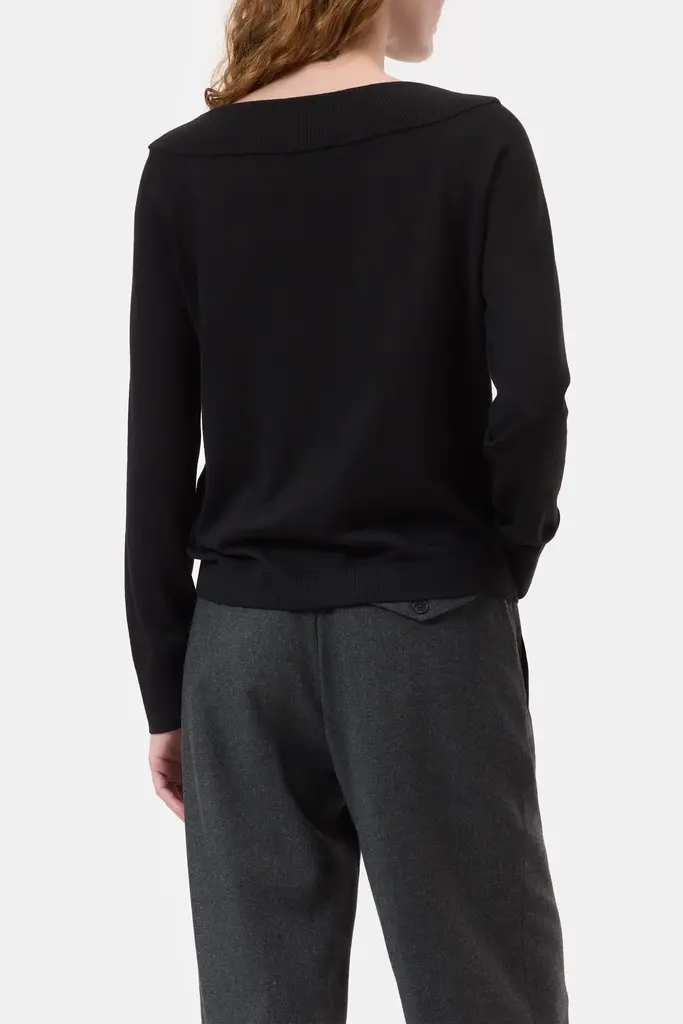 Closed Wide Neck Longsleeve - Black