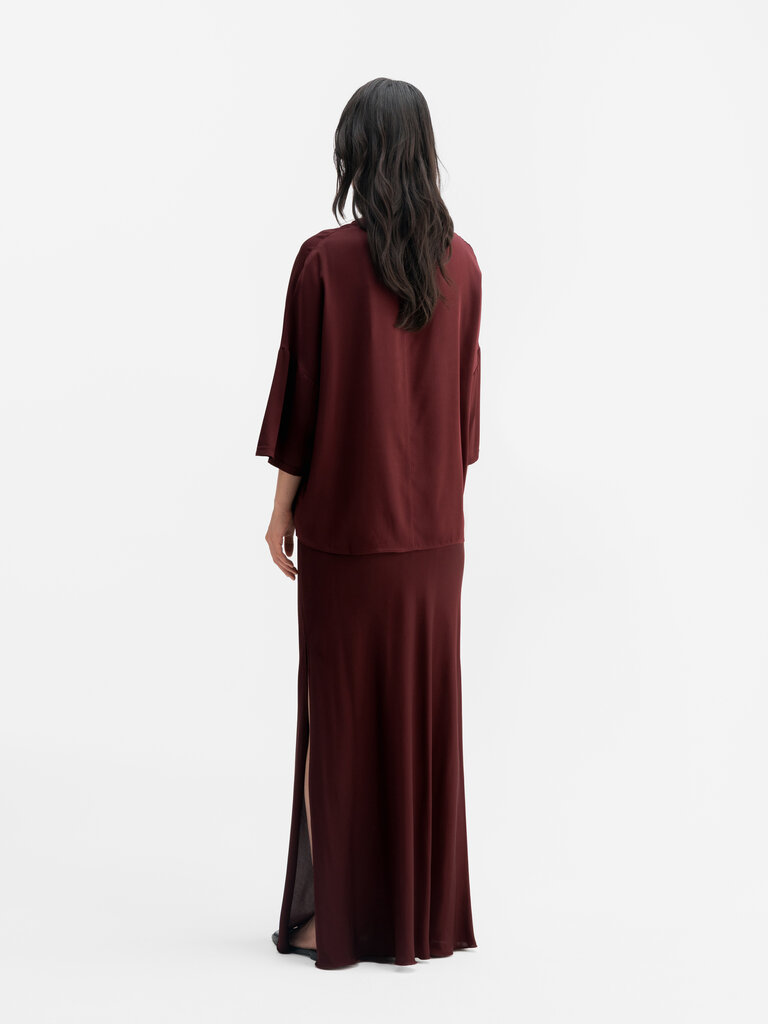 Ahlvar Gallery Thess Silk Tee - Burgundy