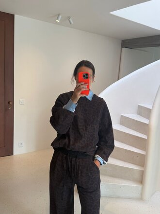 Mel Antwerp Santa Sweater - Panther Black