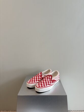VANS LX Classic Slip-On - Racing Red Checker VANS LX Classic Slip-On - Racing Red Checker