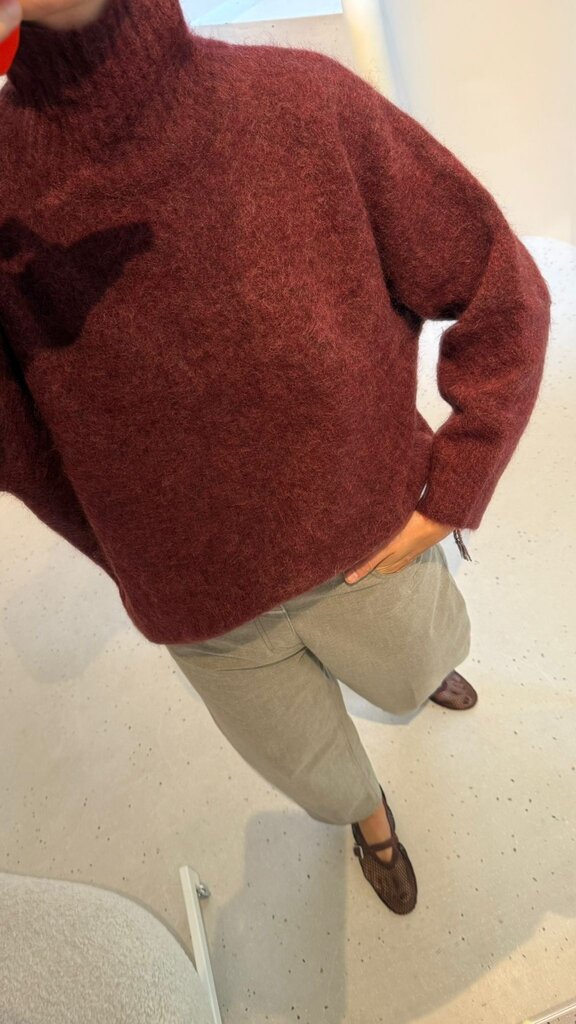 No Man's Land Knitted Turtleneck - Burgundy