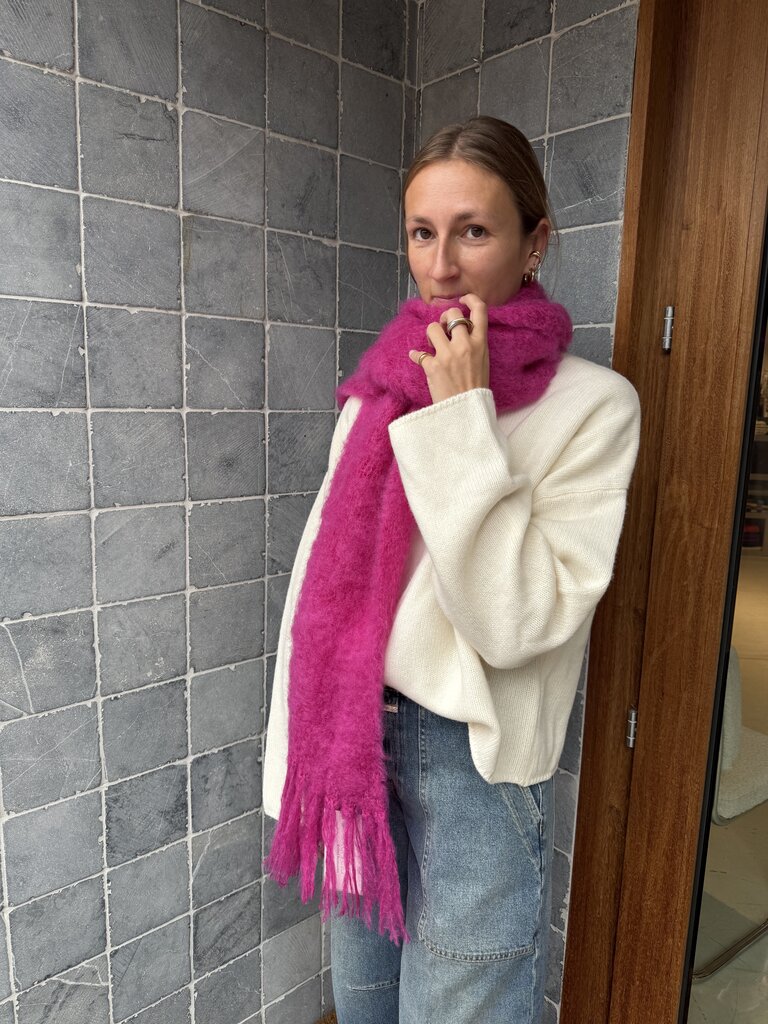 Hinterveld Snuggle Scarf - Cerise