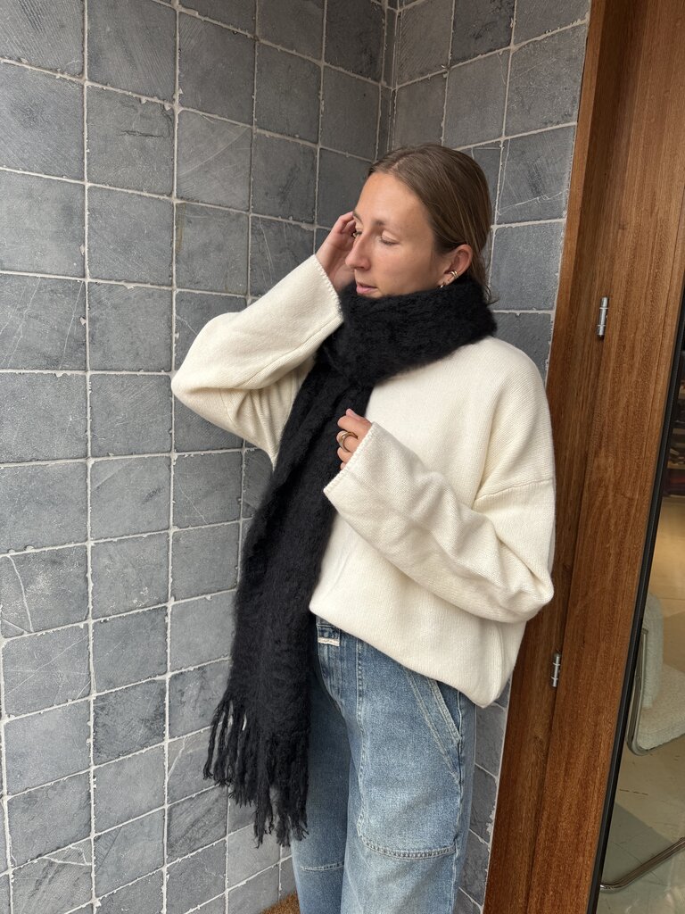 Hinterveld Snuggle Scarf - Black