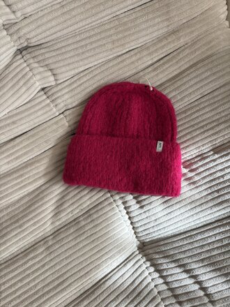 INTI Medellin Knitted Hat - Pom