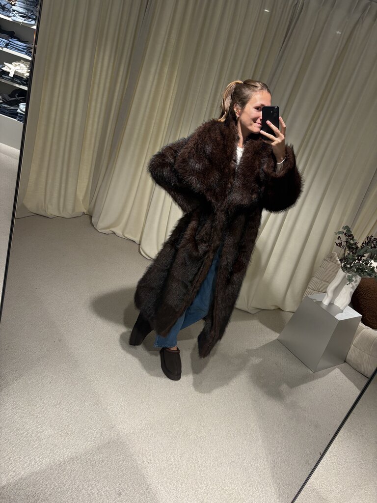 ONE and OTHER Kendale Fur Coat - Espresso