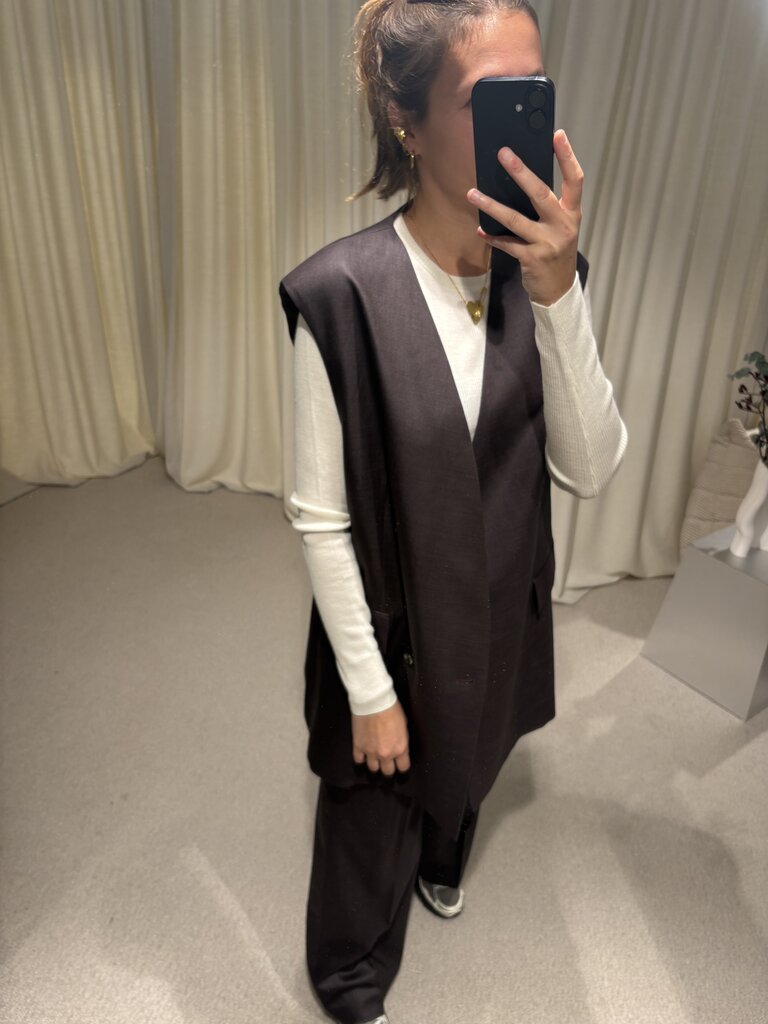 ONE and OTHER Truly Waistcoat - Chocolate