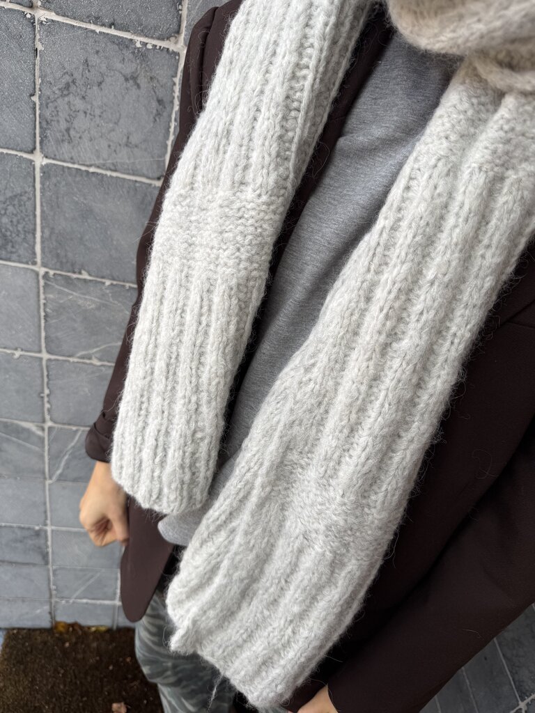 INTI Perdida Knitted Scarf - Silver