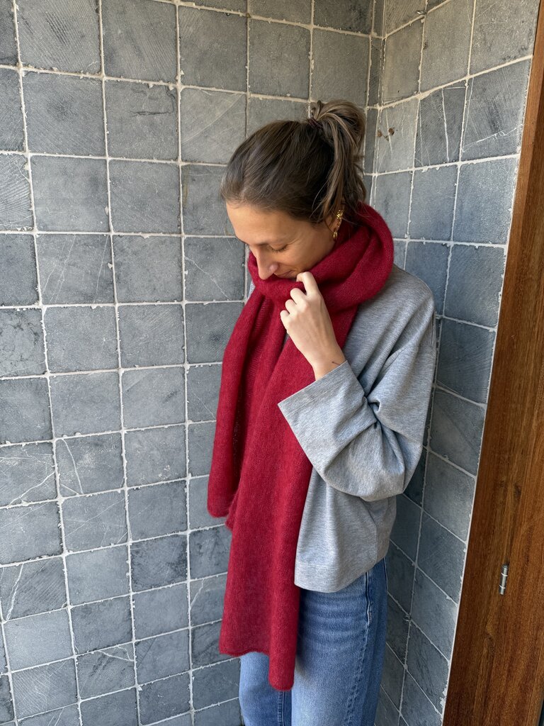 No Man's Land Knitted Scarf - Red