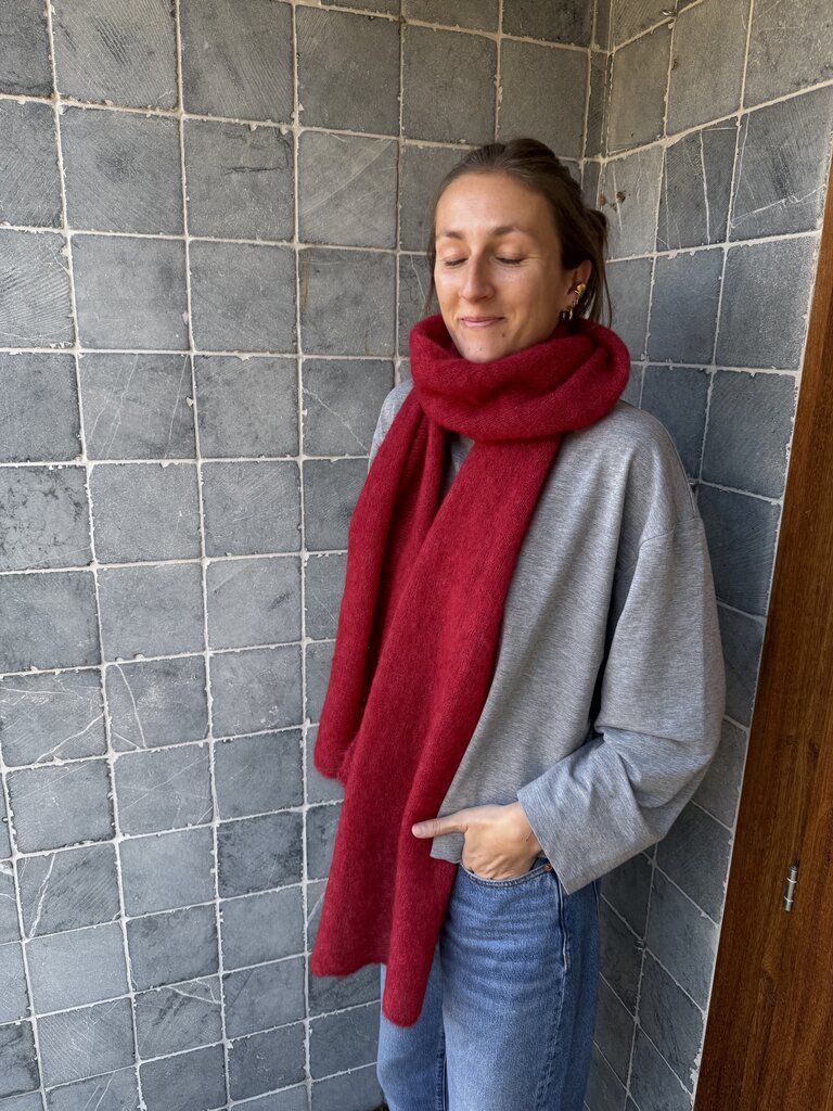 No Man's Land Knitted Scarf - Red