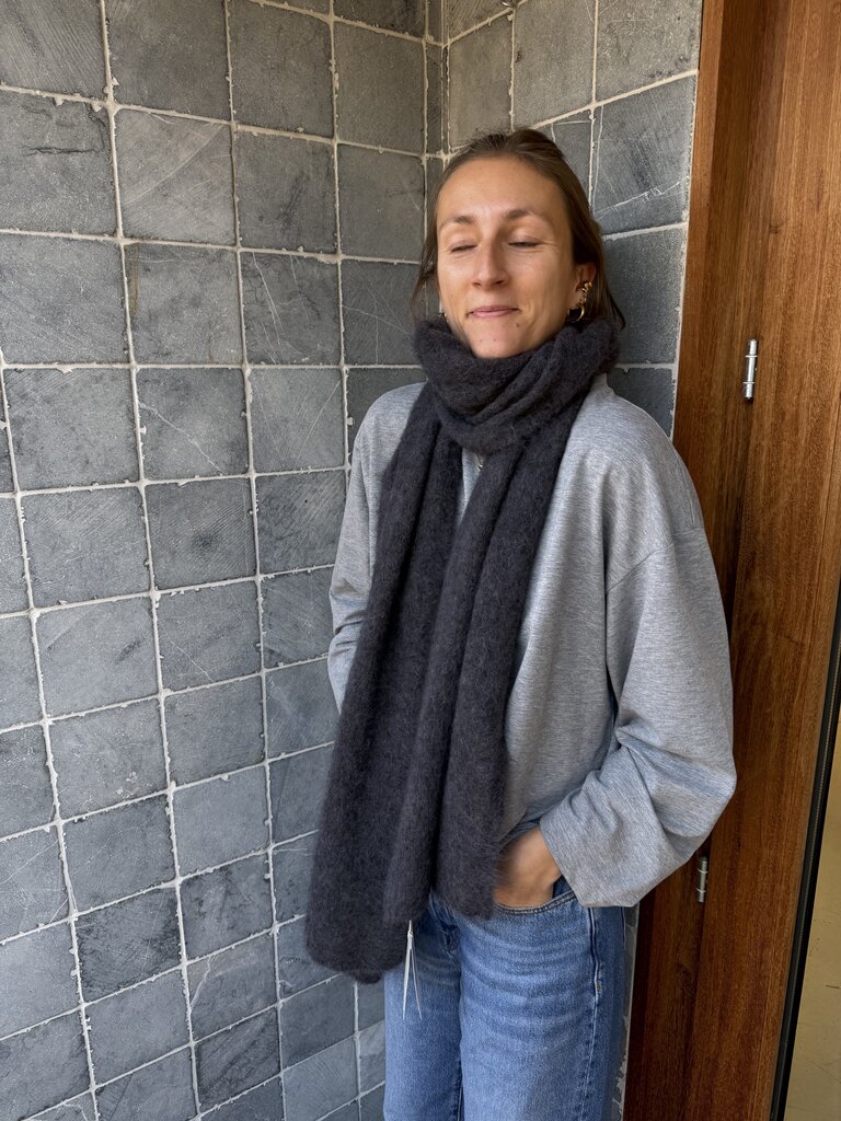 No Man's Land Knitted Scarf - Smoke