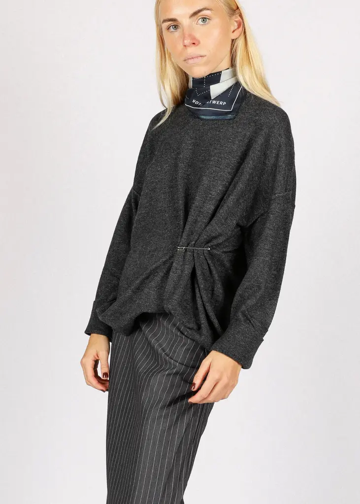 NOTED Benji Knitwear - Dark Grey