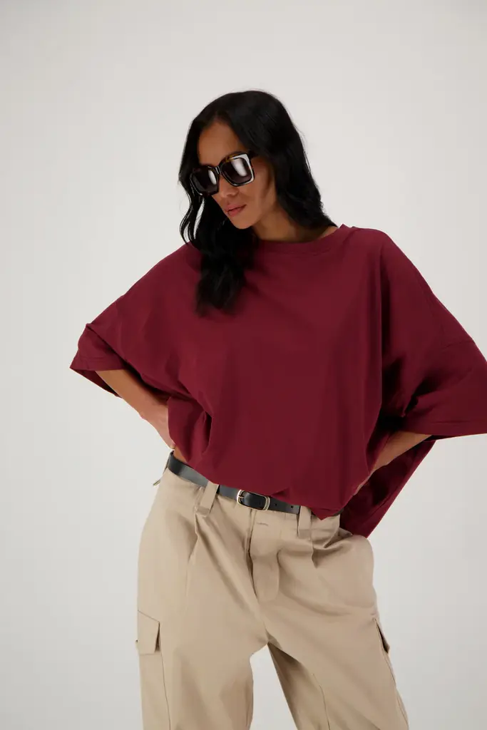 Rae Keanu tee - Burgundy