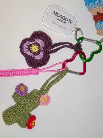 Meadow Bagcharm cactus/ violet