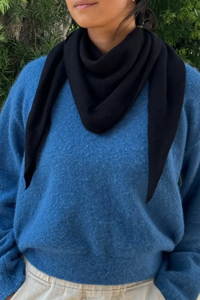 Le Bon Shoppe Cashmere Triangle Shawl - Black