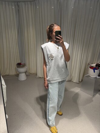 AVDW Sue Sleeveless Sweater - Grey