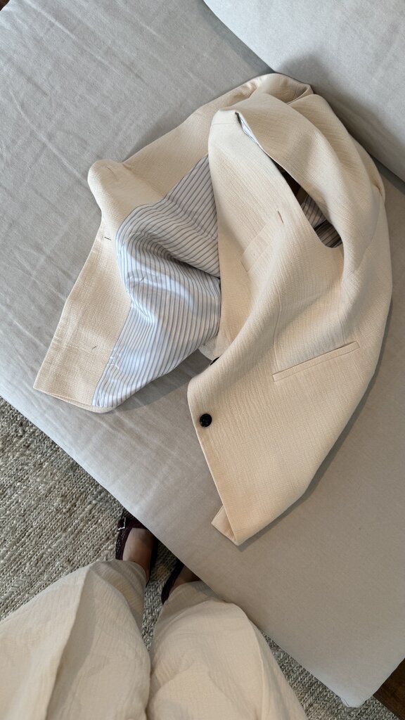 Âme Antwerp Noble Sleeveless Blazer - Ecru