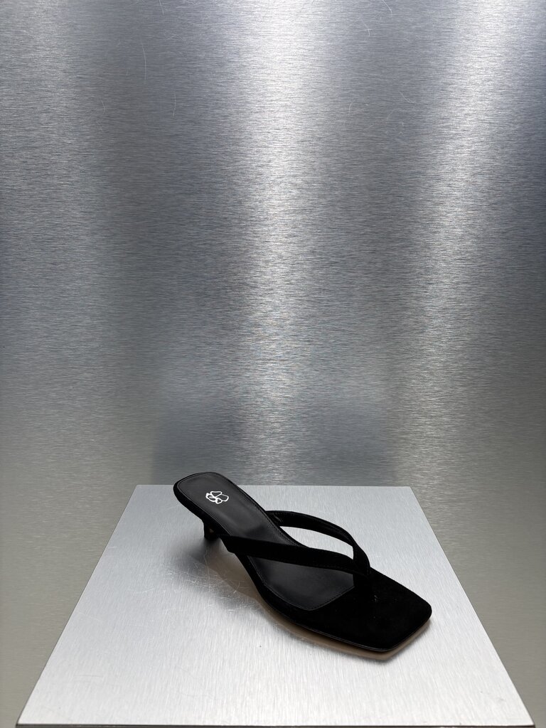 ODARE Cora Kitten Heels - Camoscio Nero