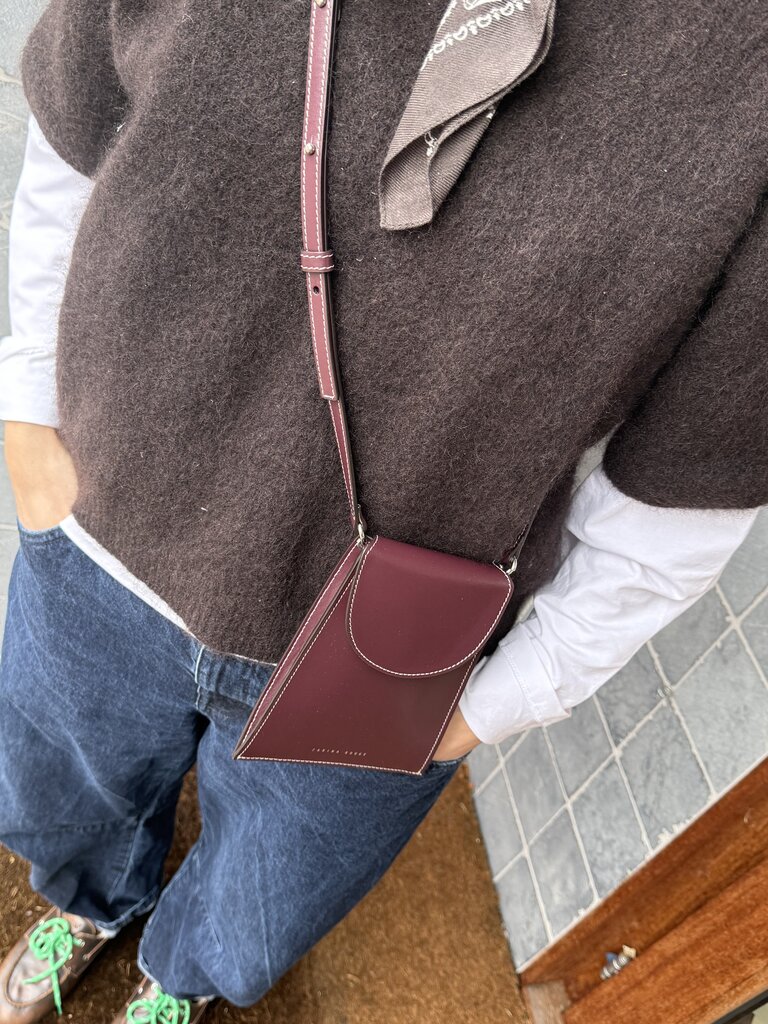 Zarina Rouge Billie Phone Pouch - Nutella Patent