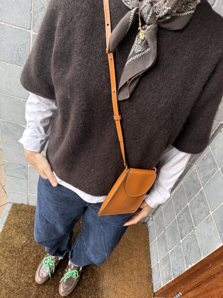 Zarina Rouge Billie Phone Pouch - Peanut Butter Patent