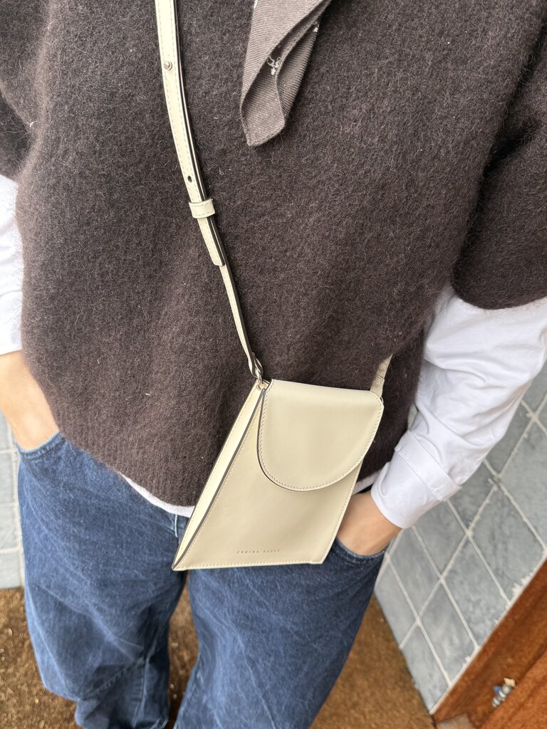 Zarina Rouge Billie Phone Pouch - Marshmellow