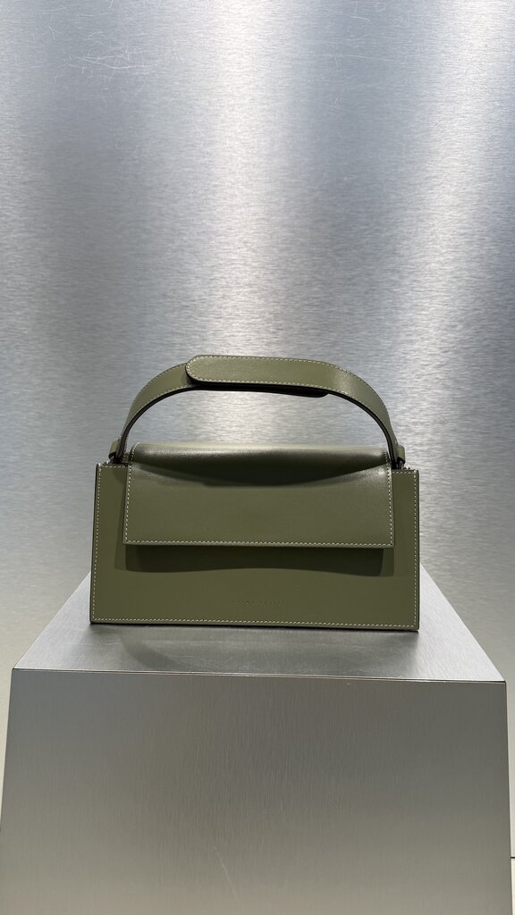 Zarina Rouge Leo Handbag - Kiwi Patent