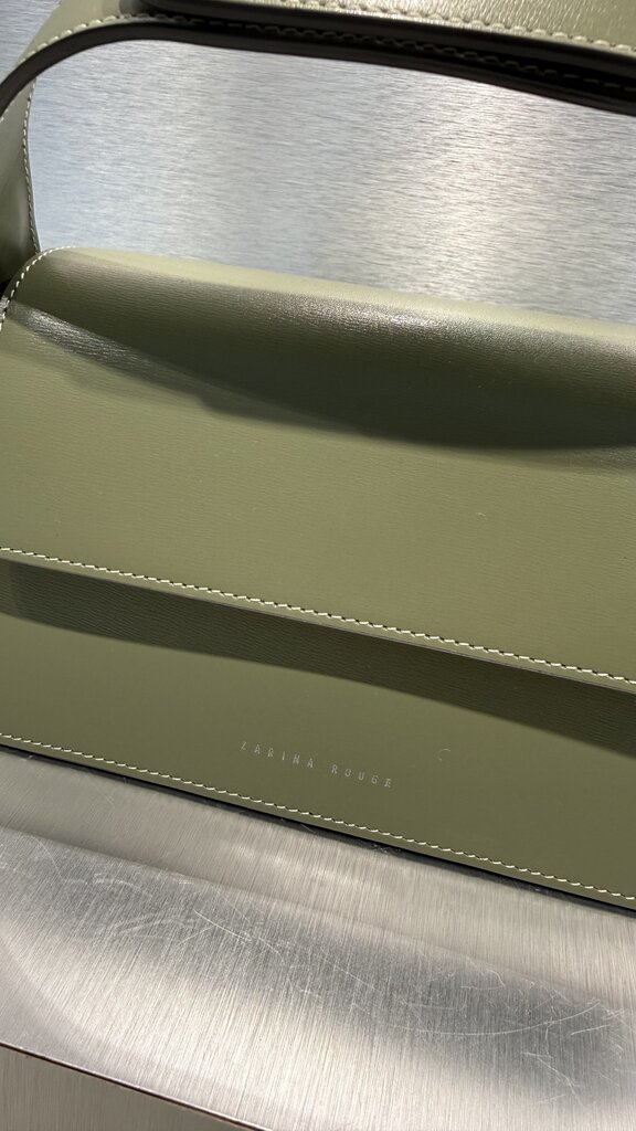 Zarina Rouge Leo Handbag - Kiwi Patent