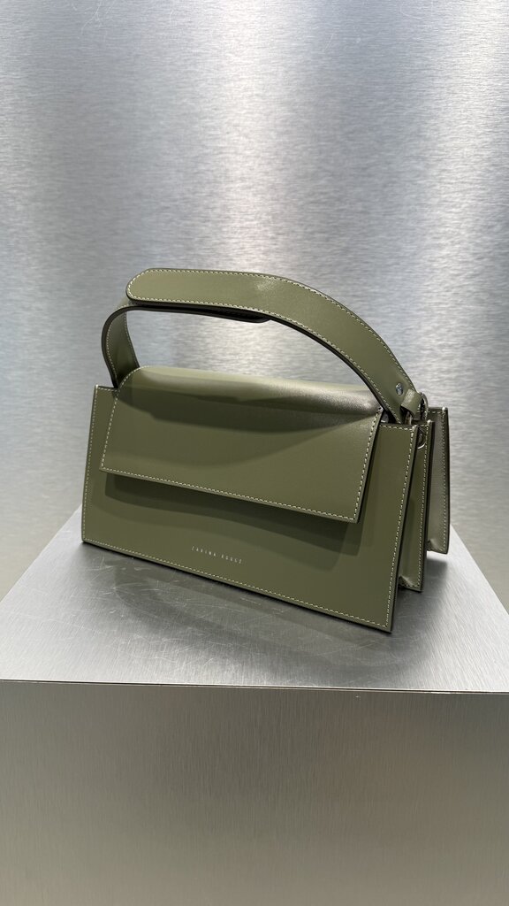 Zarina Rouge Leo Handbag - Kiwi Patent