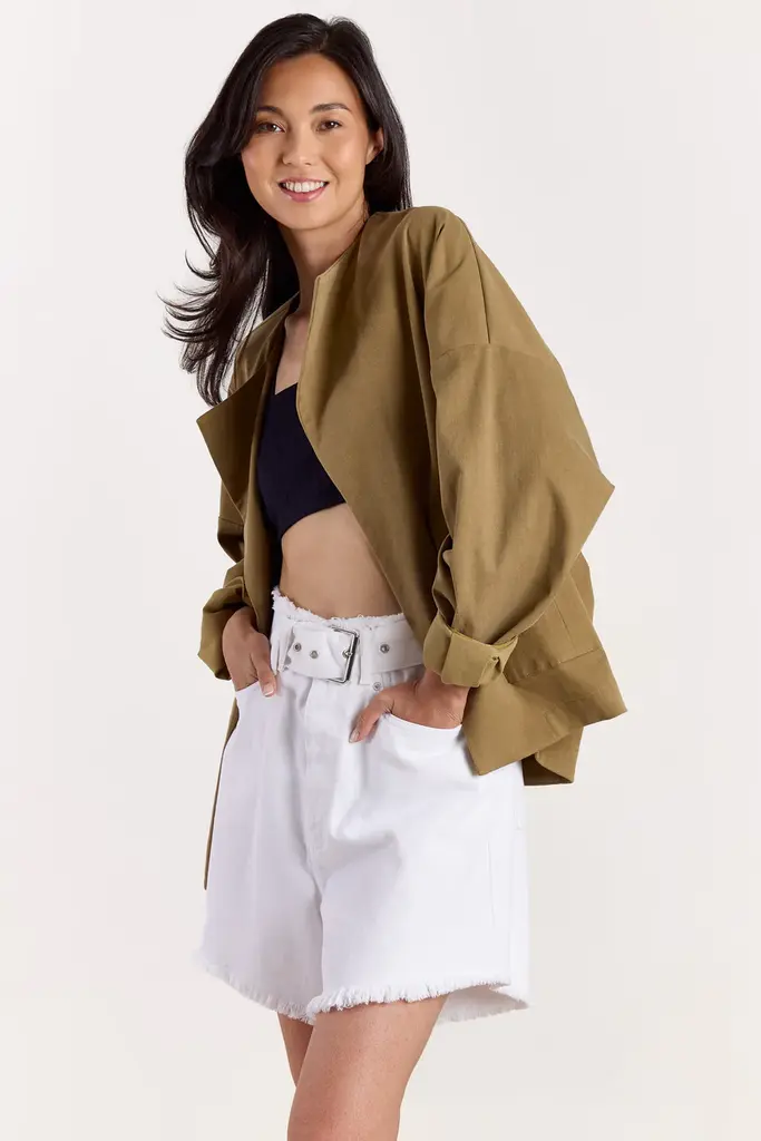 Studio Clique Axie Bermuda - White