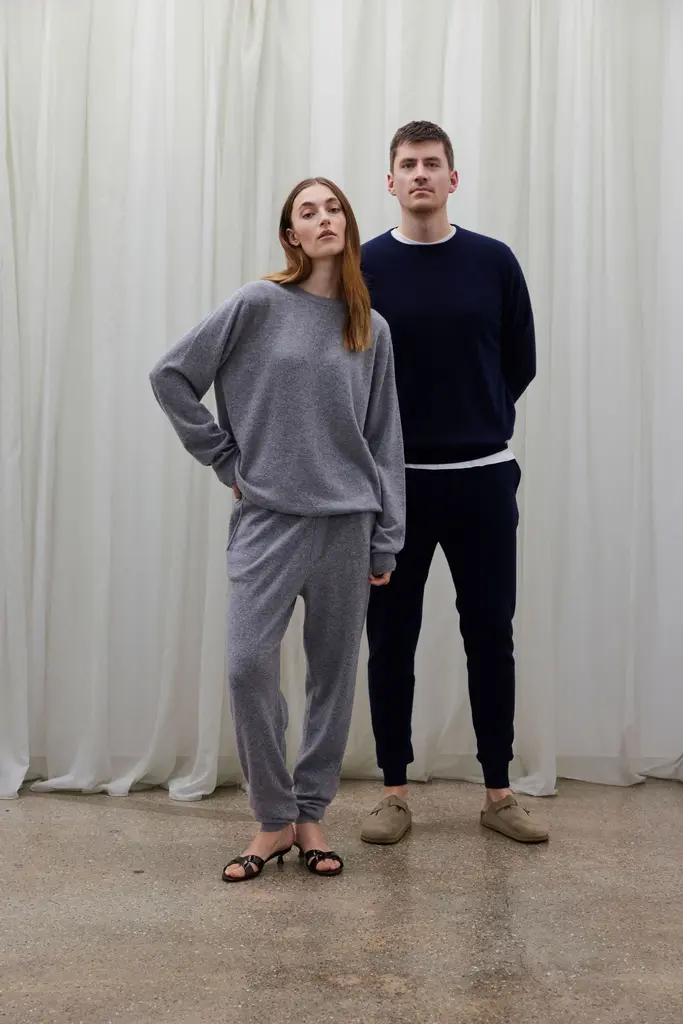 Beta Studios Carl O-neck Knit - Navy