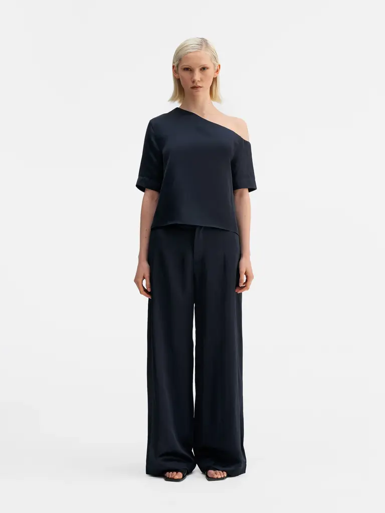 Ahlvar Gallery Chima Cropped Linen Blouse - Blue Grey